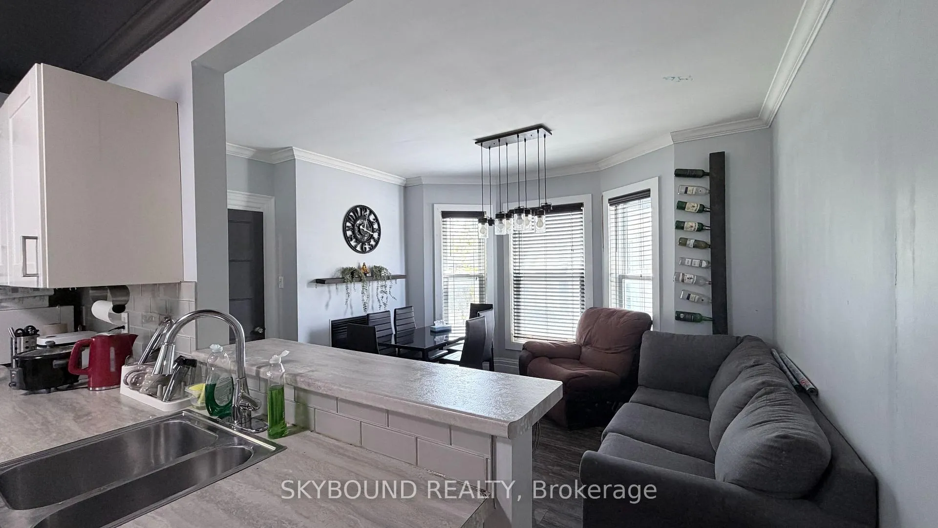 Photo 10 of 4890 Saint Clair Avenue, Niagara Falls, Downtown — HOMEH