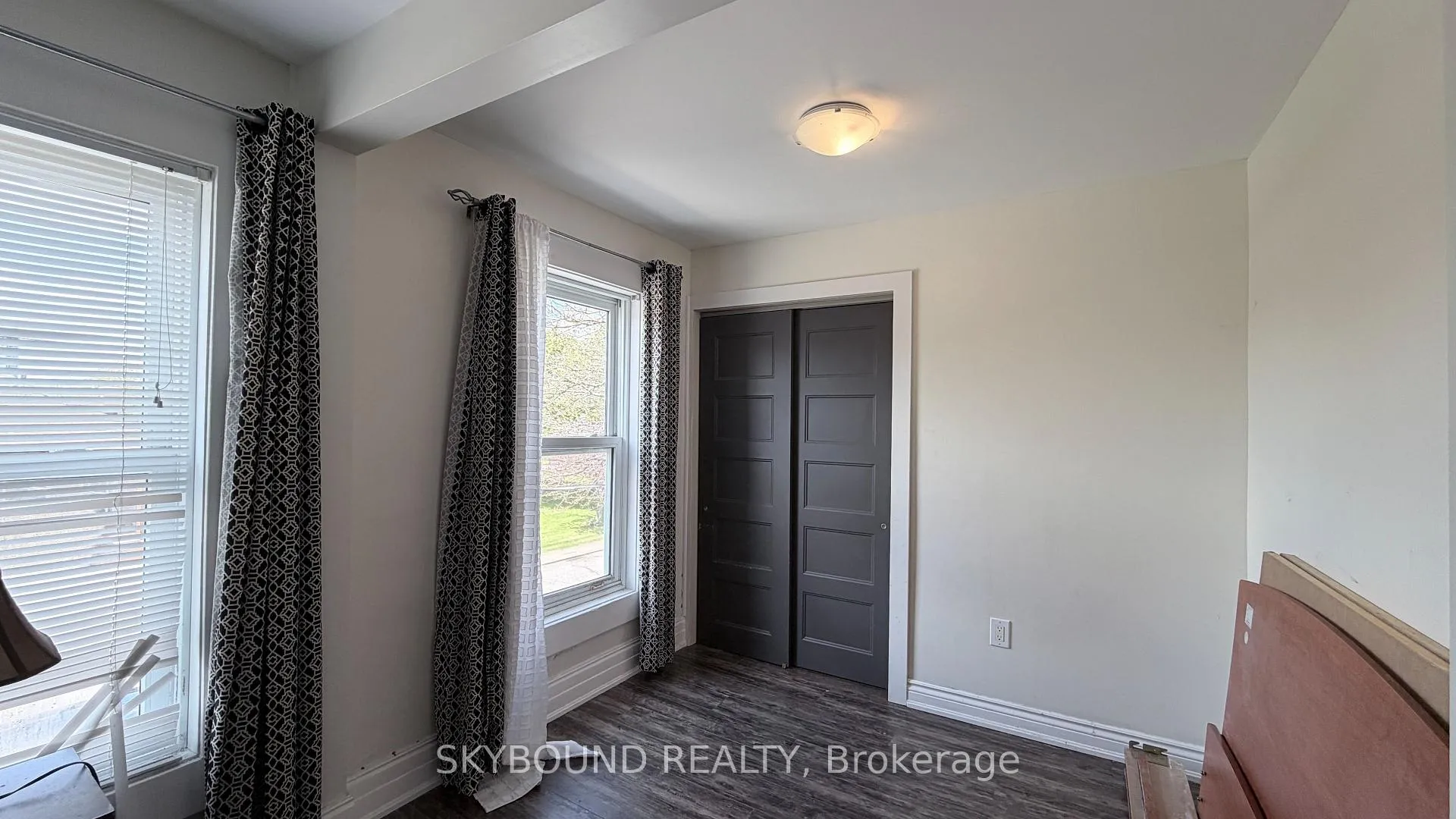 Photo 14 of 4890 Saint Clair Avenue, Niagara Falls, Downtown — HOMEH