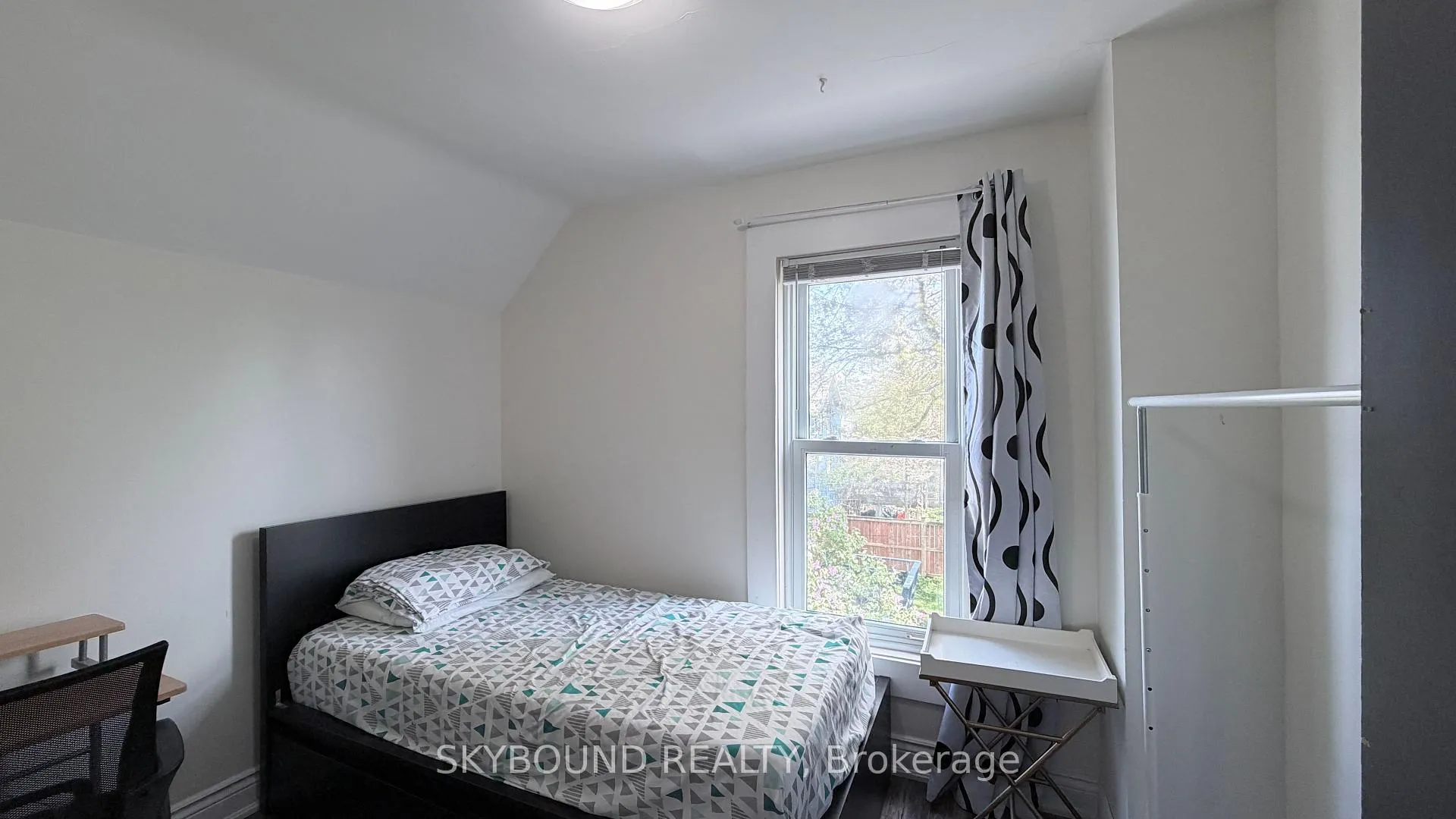 Photo 18 of 4890 Saint Clair Avenue, Niagara Falls, Downtown — HOMEH