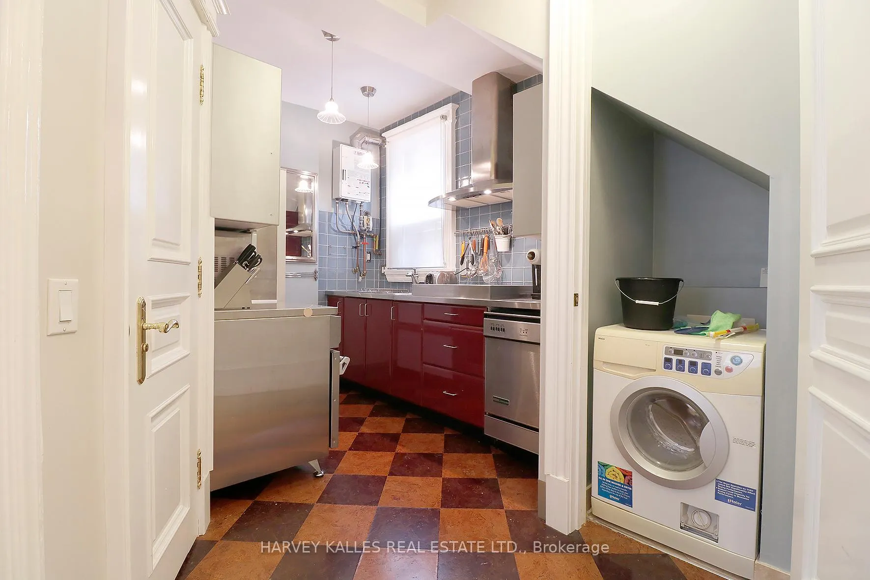 Photo 9 of Unit 4, 27 Hiawatha Road, Toronto, Greenwood-Coxwell — HOMEH