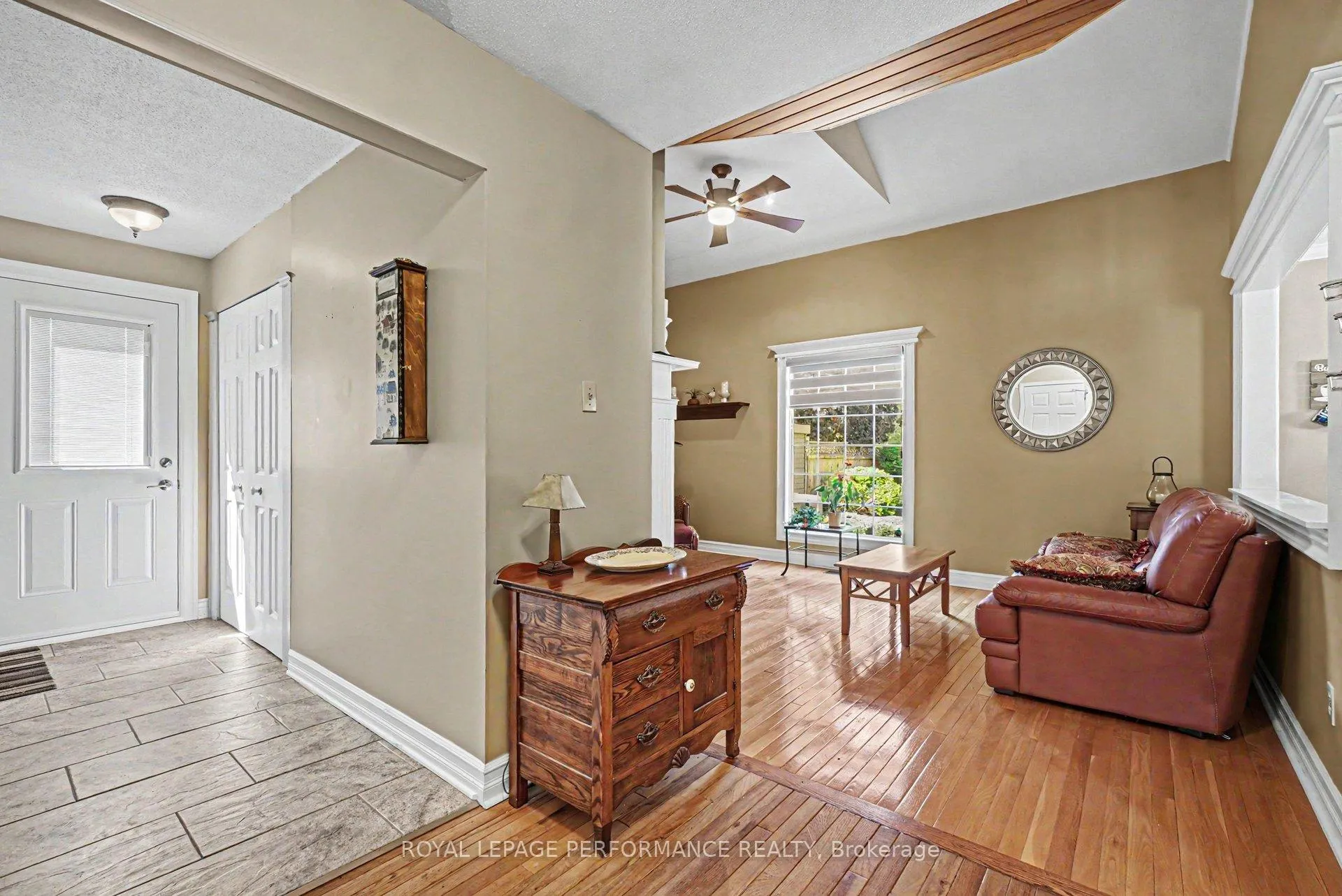 Photo 8 of 1163 Sauterne Park, Ottawa, Convent Glen — HOMEH