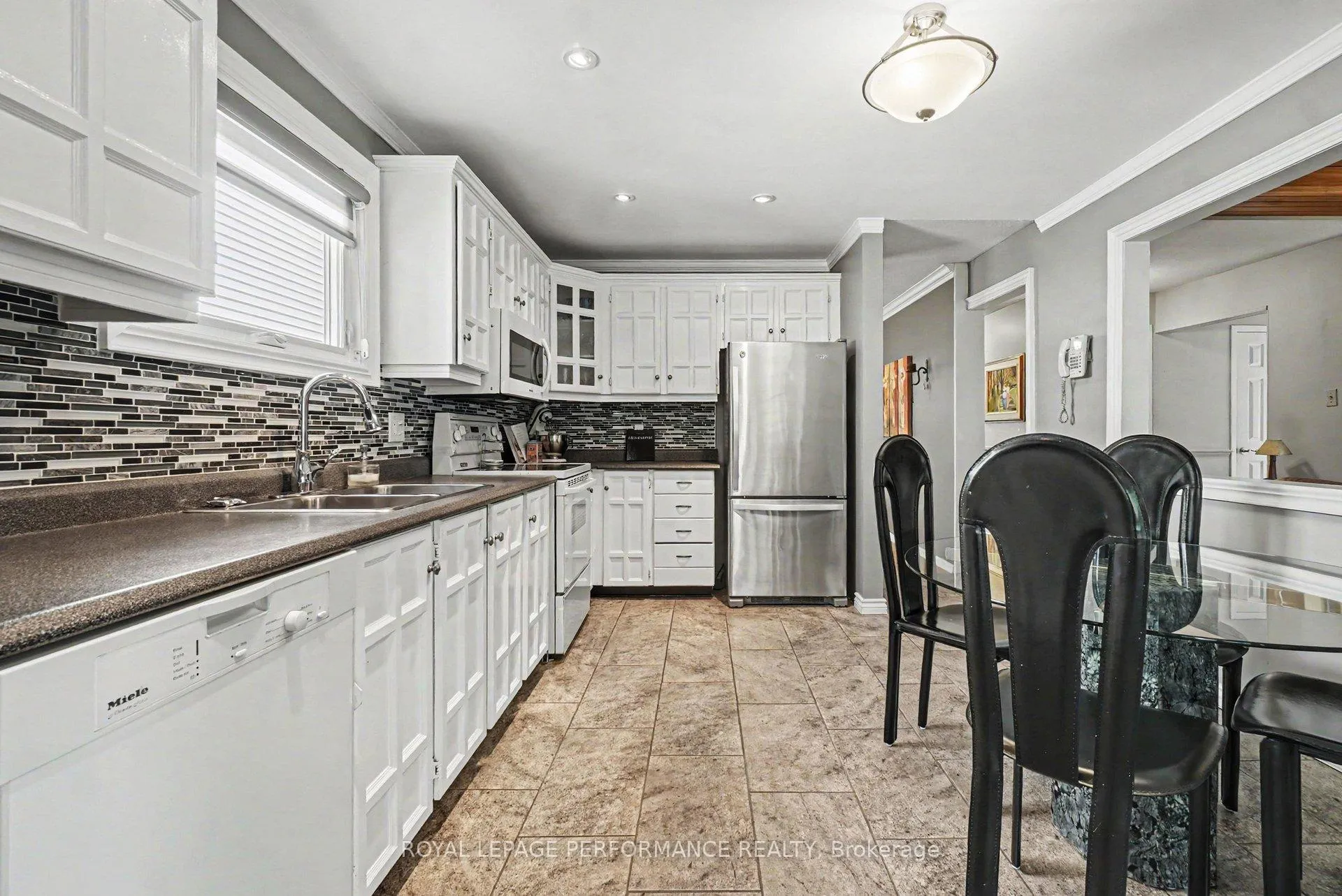 Photo 13 of 1163 Sauterne Park, Ottawa, Convent Glen — HOMEH