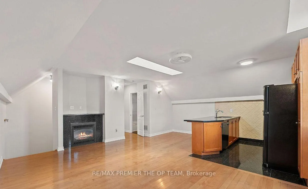 Photo 4 of Unit Loft, 58 Calera Crescent, Vaughan, Sonoma Heights — HOMEH