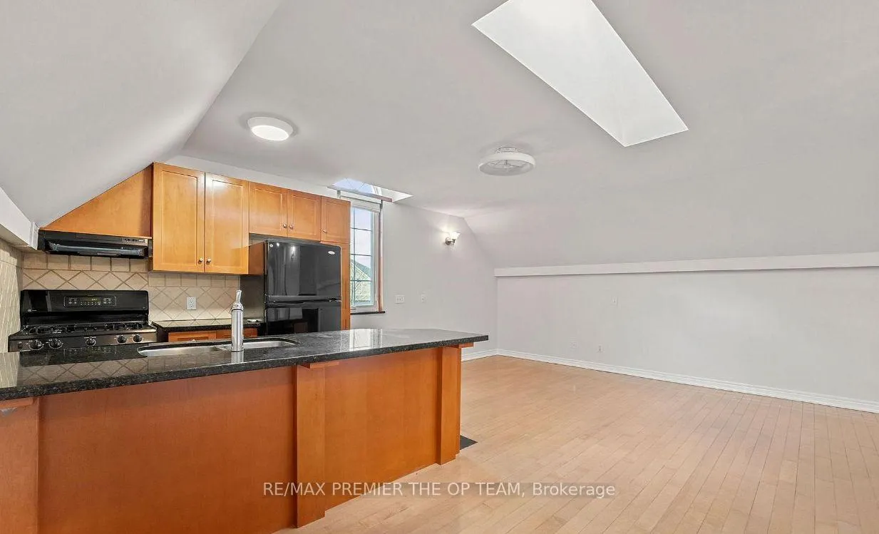 Photo 5 of Unit Loft, 58 Calera Crescent, Vaughan, Sonoma Heights — HOMEH