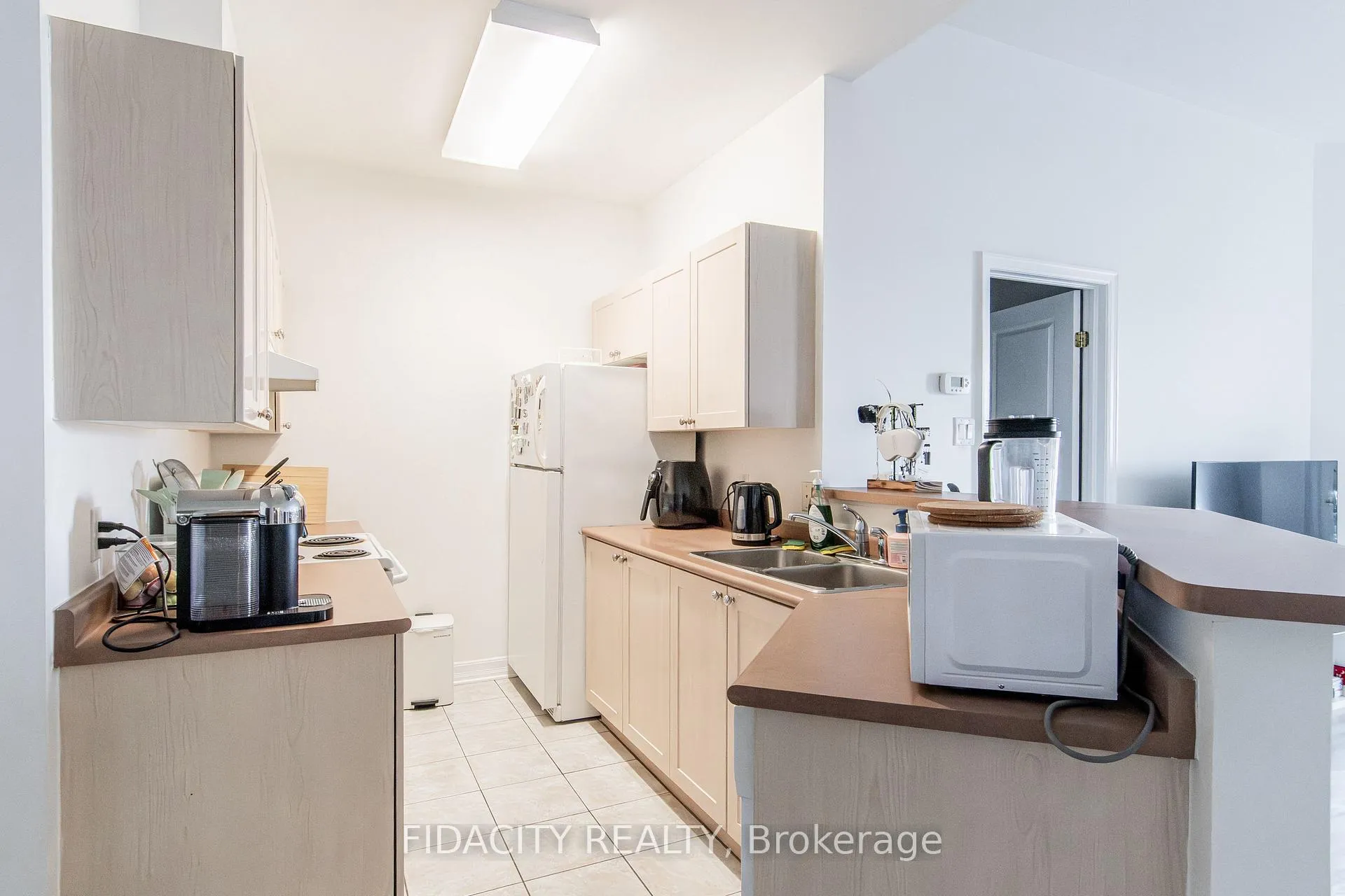 Photo 5 of Unit 10M, 310 Central Park Drive, Ottawa, Central Park — HOMEH
