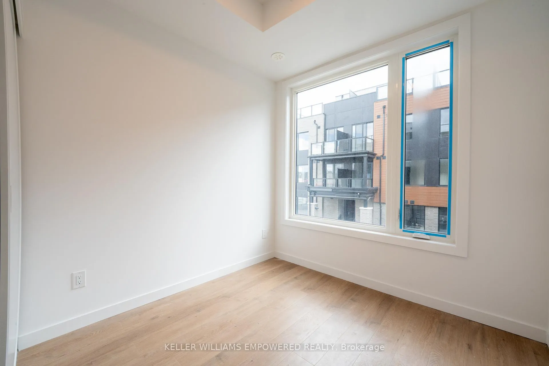 Photo 4 of Unit 22, 3175 Denison Street, Markham, Middlefield — HOMEH