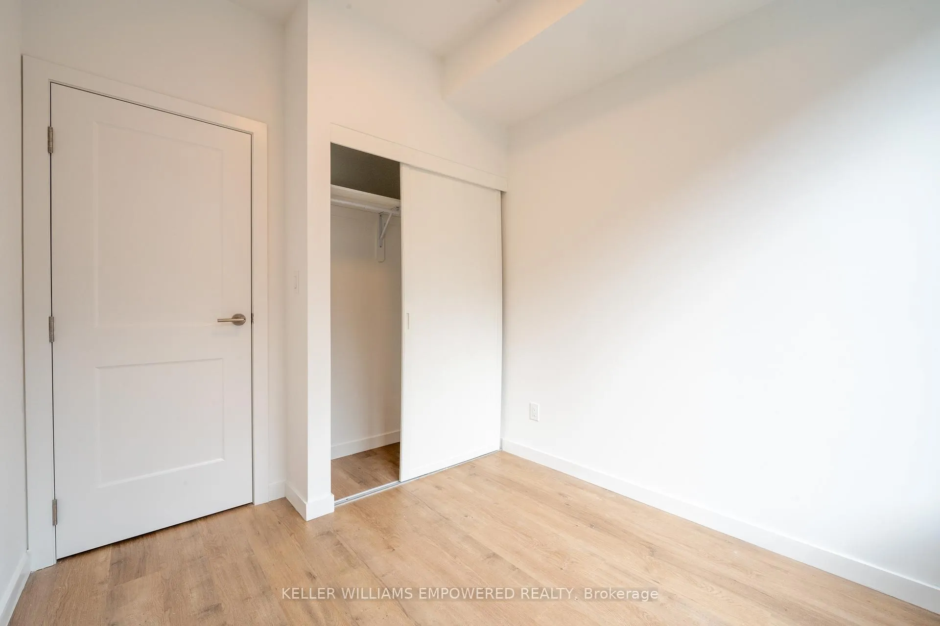 Photo 6 of Unit 22, 3175 Denison Street, Markham, Middlefield — HOMEH