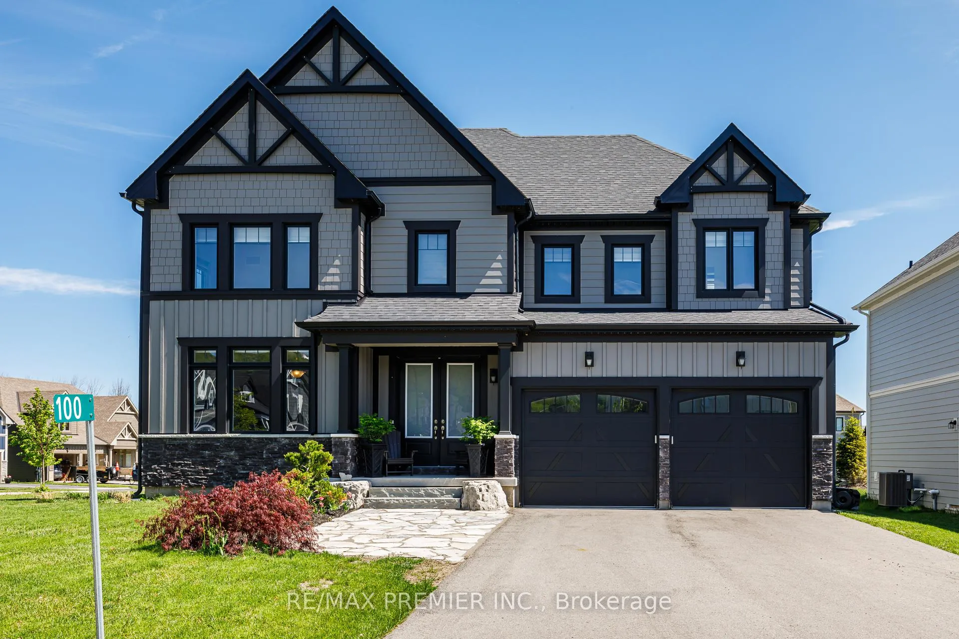 Photo 1 of 100 Stillwater Crescent, Blue Mountains — HOMEH