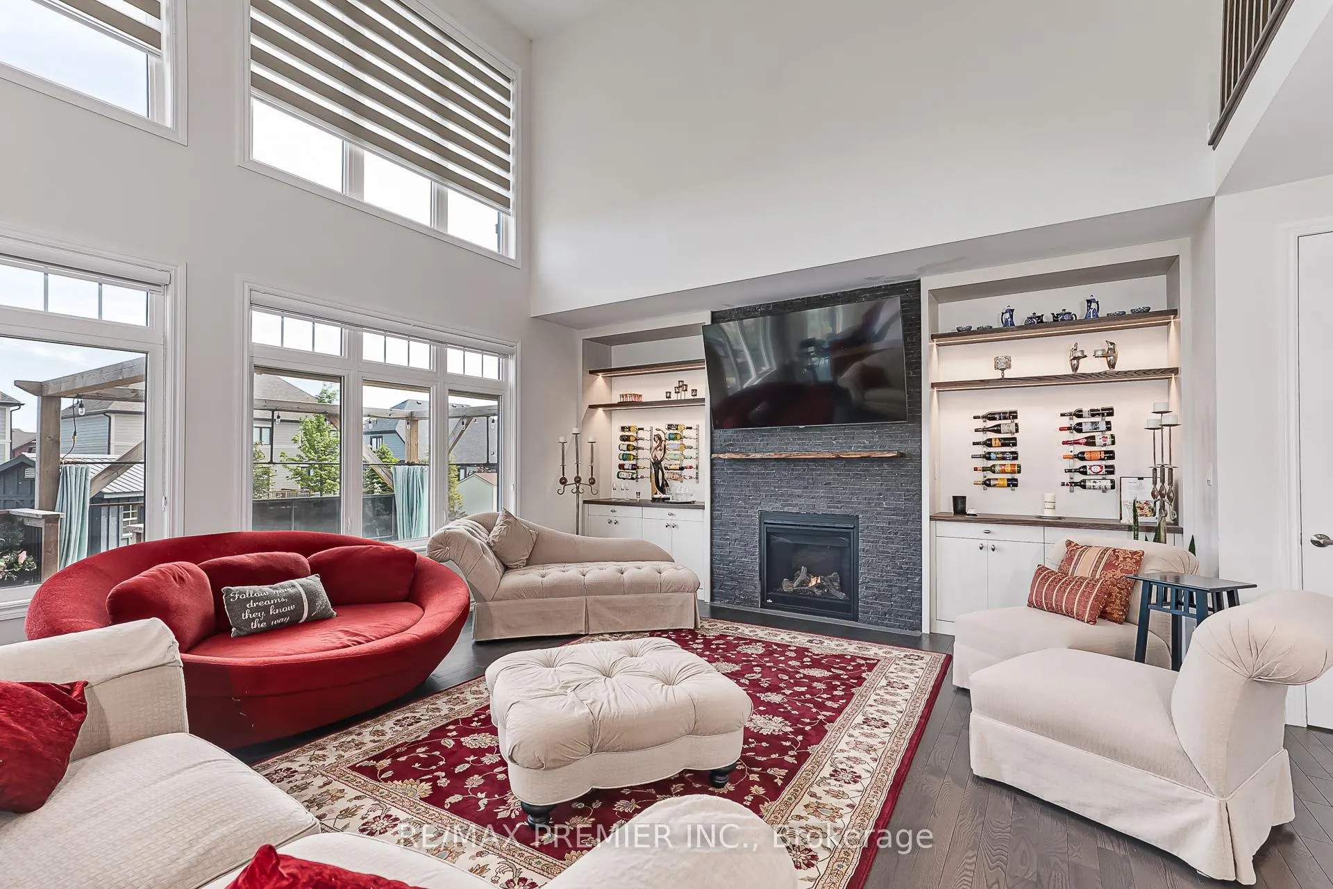 Photo 3 of 100 Stillwater Crescent, Blue Mountains — HOMEH