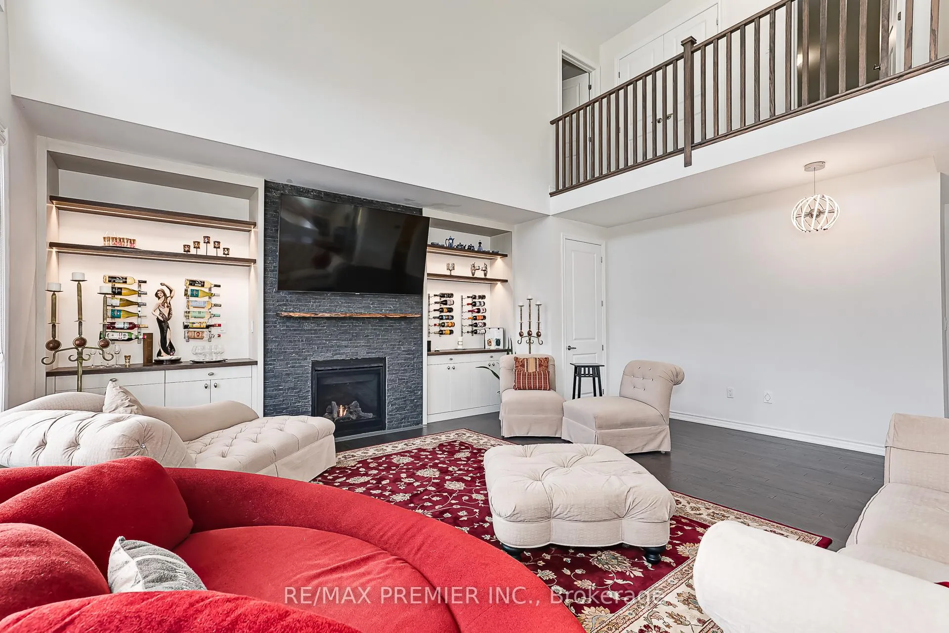 Photo 4 of 100 Stillwater Crescent, Blue Mountains — HOMEH