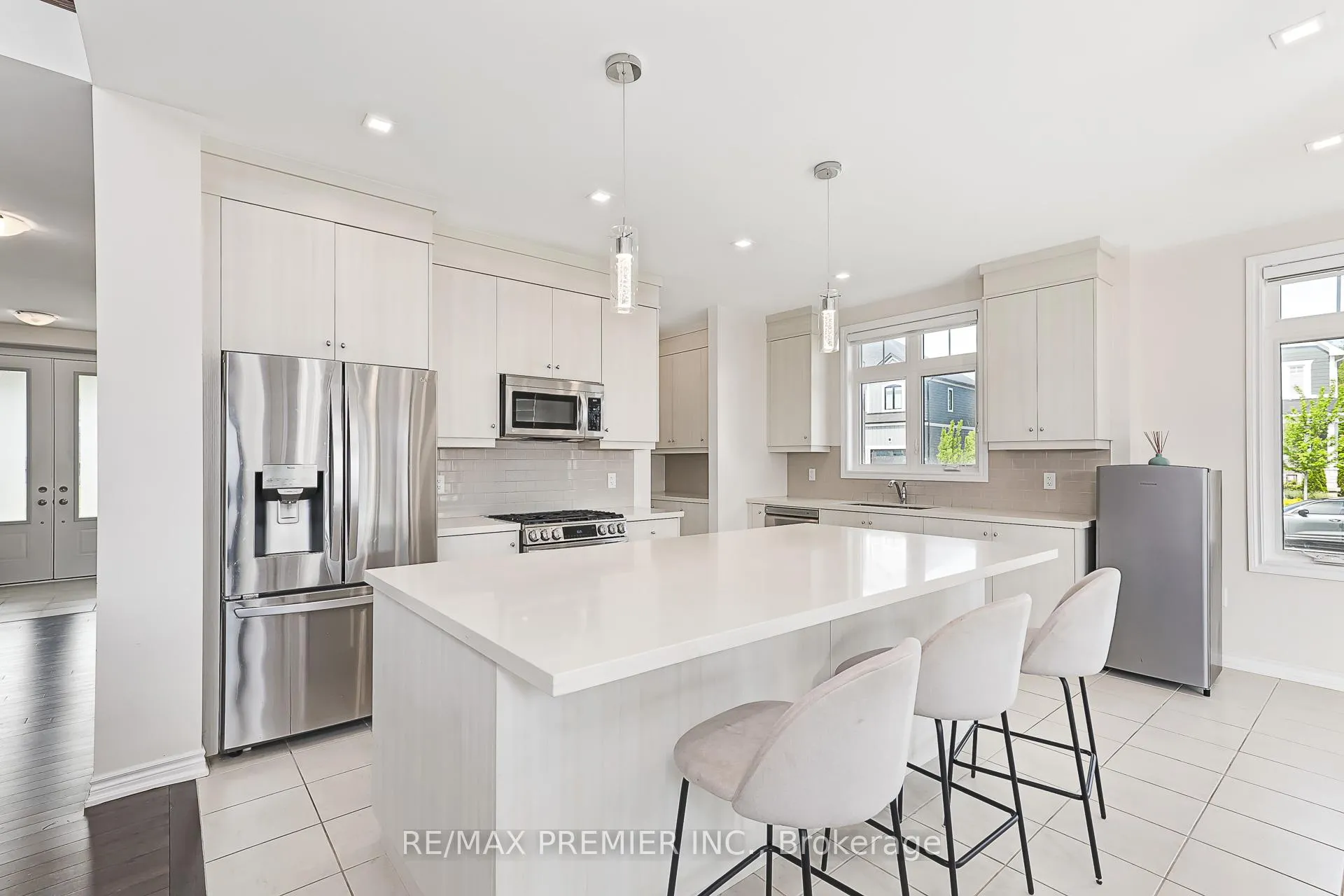 Photo 8 of 100 Stillwater Crescent, Blue Mountains — HOMEH