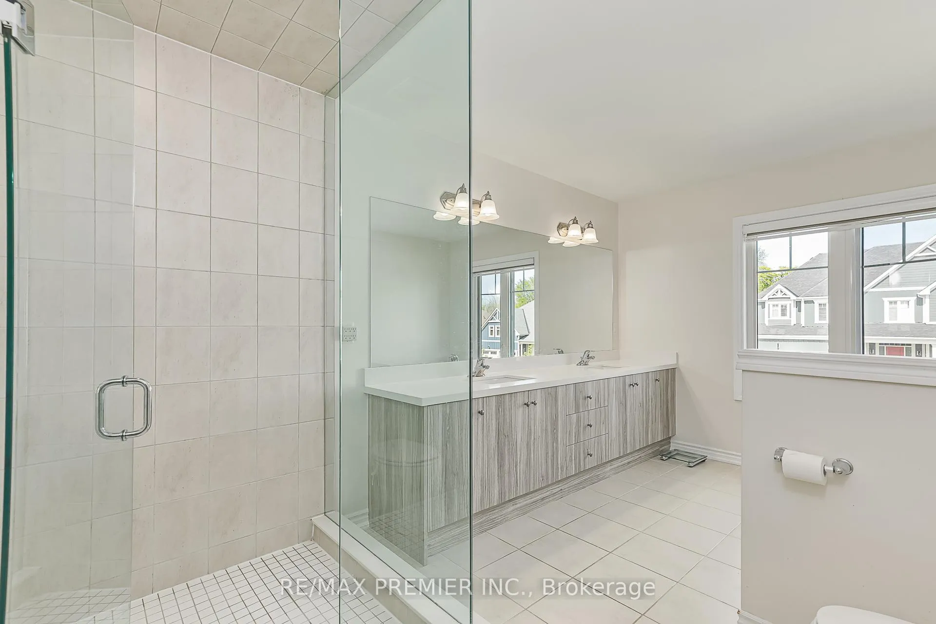 Photo 14 of 100 Stillwater Crescent, Blue Mountains — HOMEH