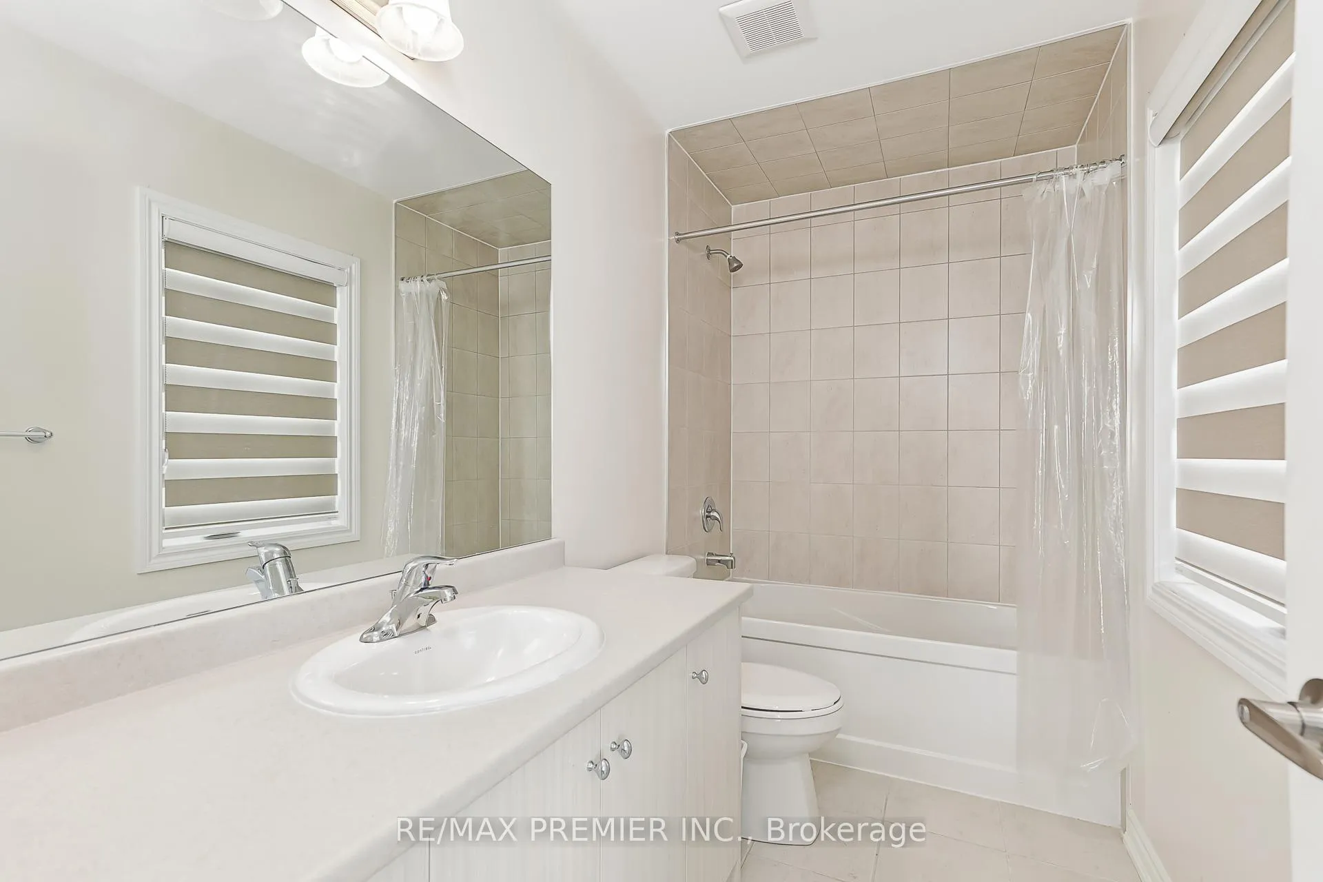Photo 17 of 100 Stillwater Crescent, Blue Mountains — HOMEH