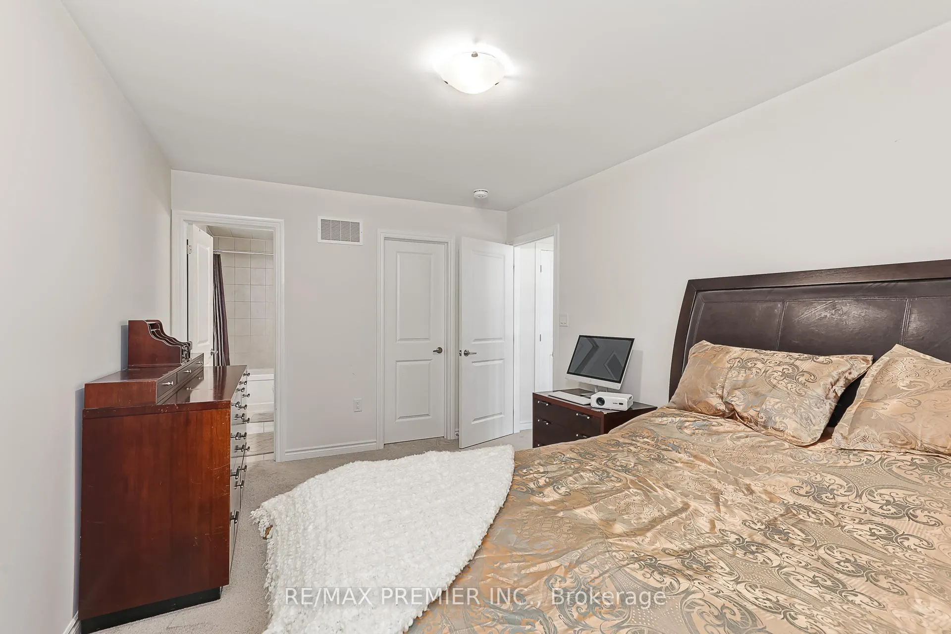 Photo 18 of 100 Stillwater Crescent, Blue Mountains — HOMEH