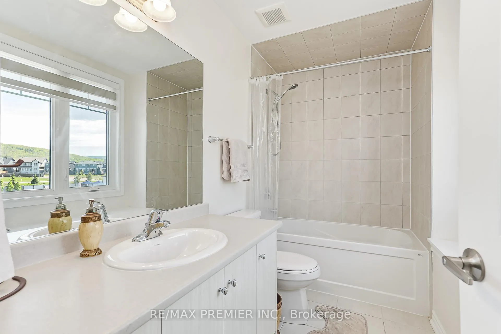 Photo 21 of 100 Stillwater Crescent, Blue Mountains — HOMEH
