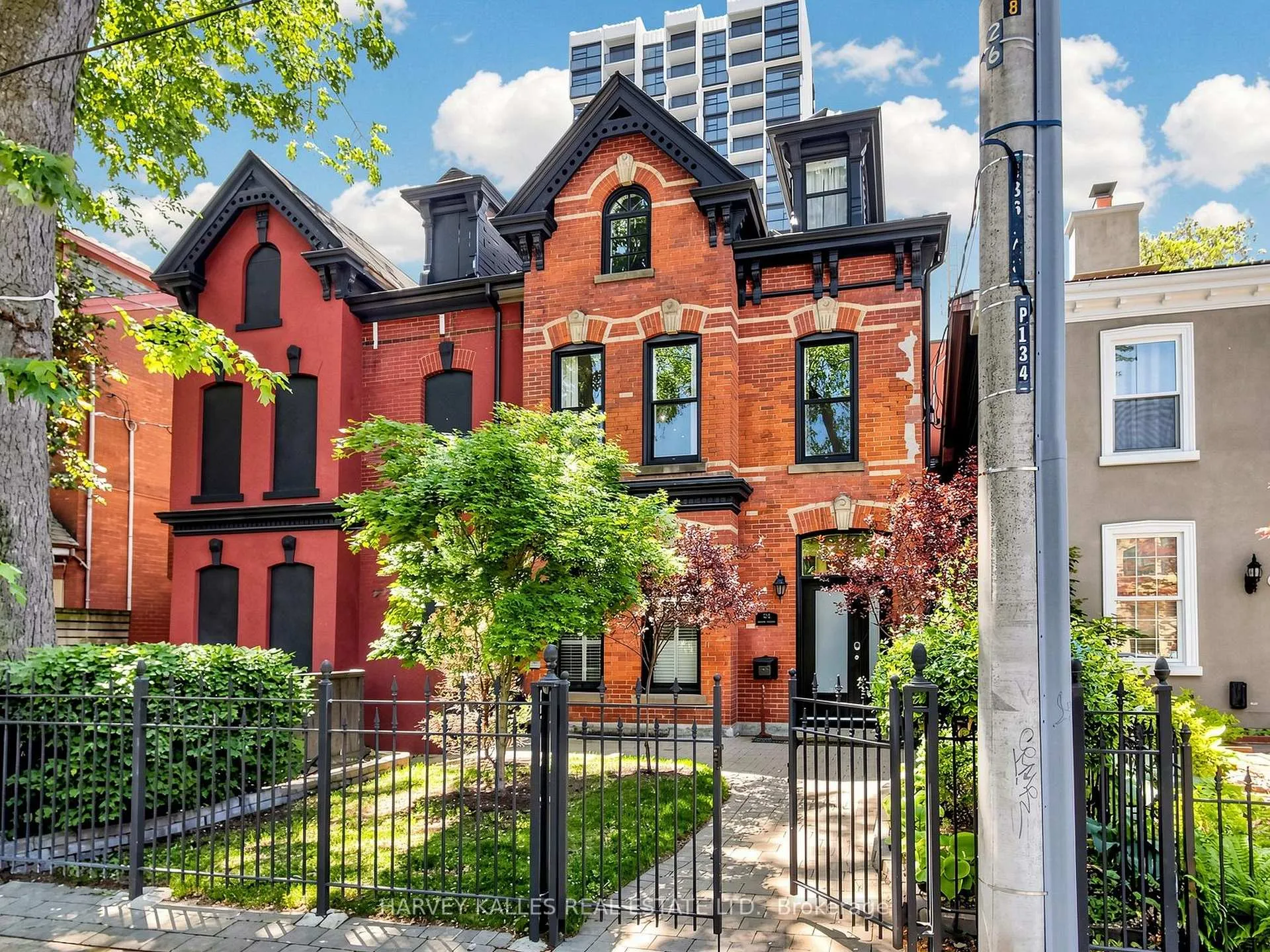 Photo 2 of Unit 2, 134 Seaton Street, Toronto, Moss Park — HOMEH