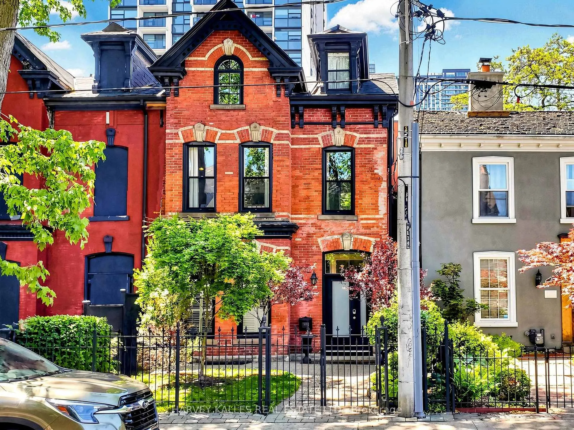 Photo 4 of Unit 2, 134 Seaton Street, Toronto, Moss Park — HOMEH