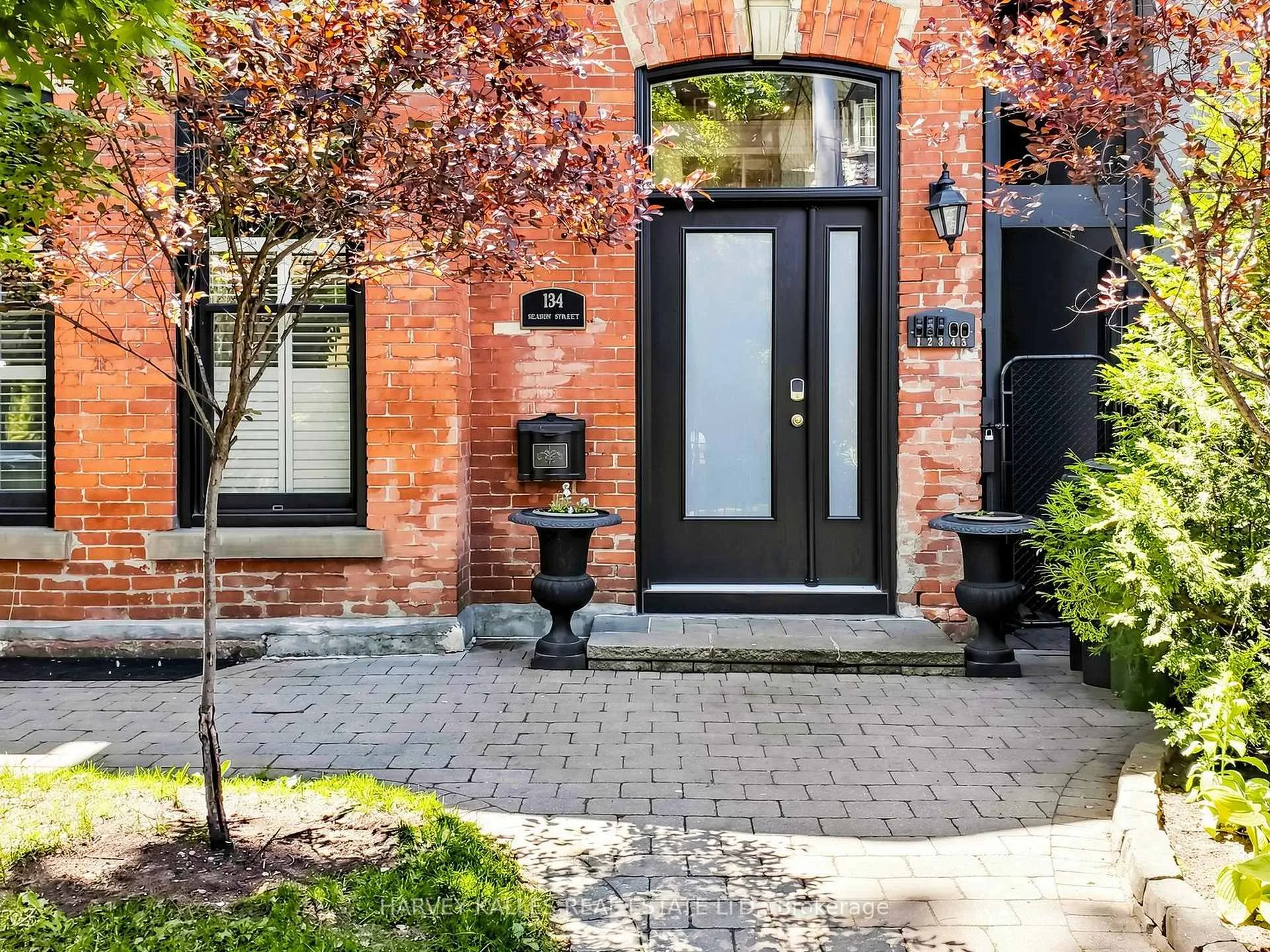 Photo 6 of Unit 2, 134 Seaton Street, Toronto, Moss Park — HOMEH