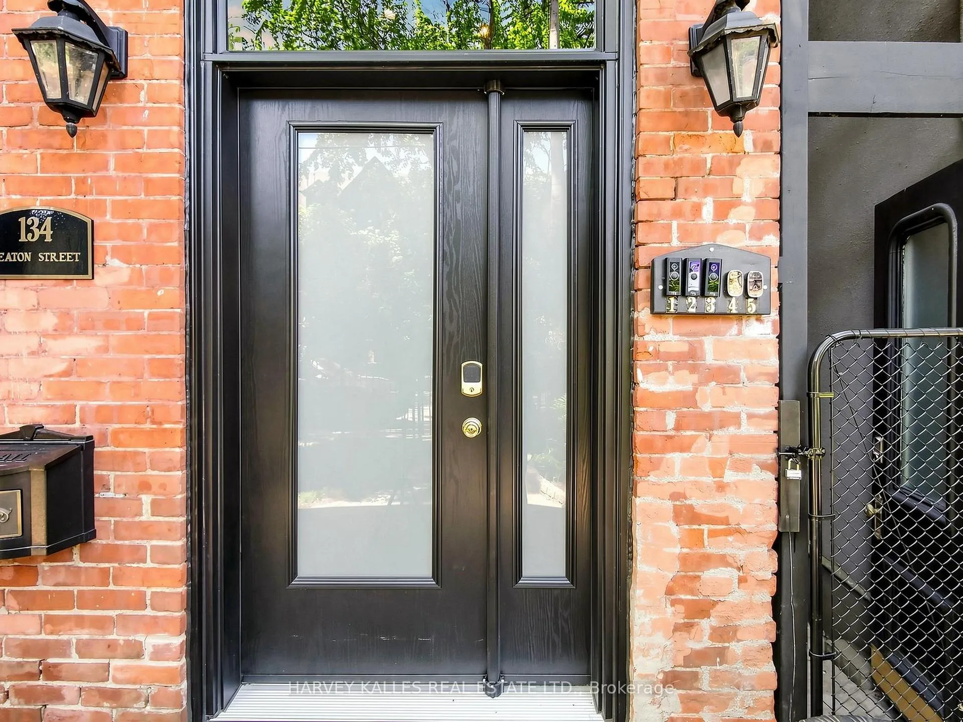 Photo 8 of Unit 2, 134 Seaton Street, Toronto, Moss Park — HOMEH