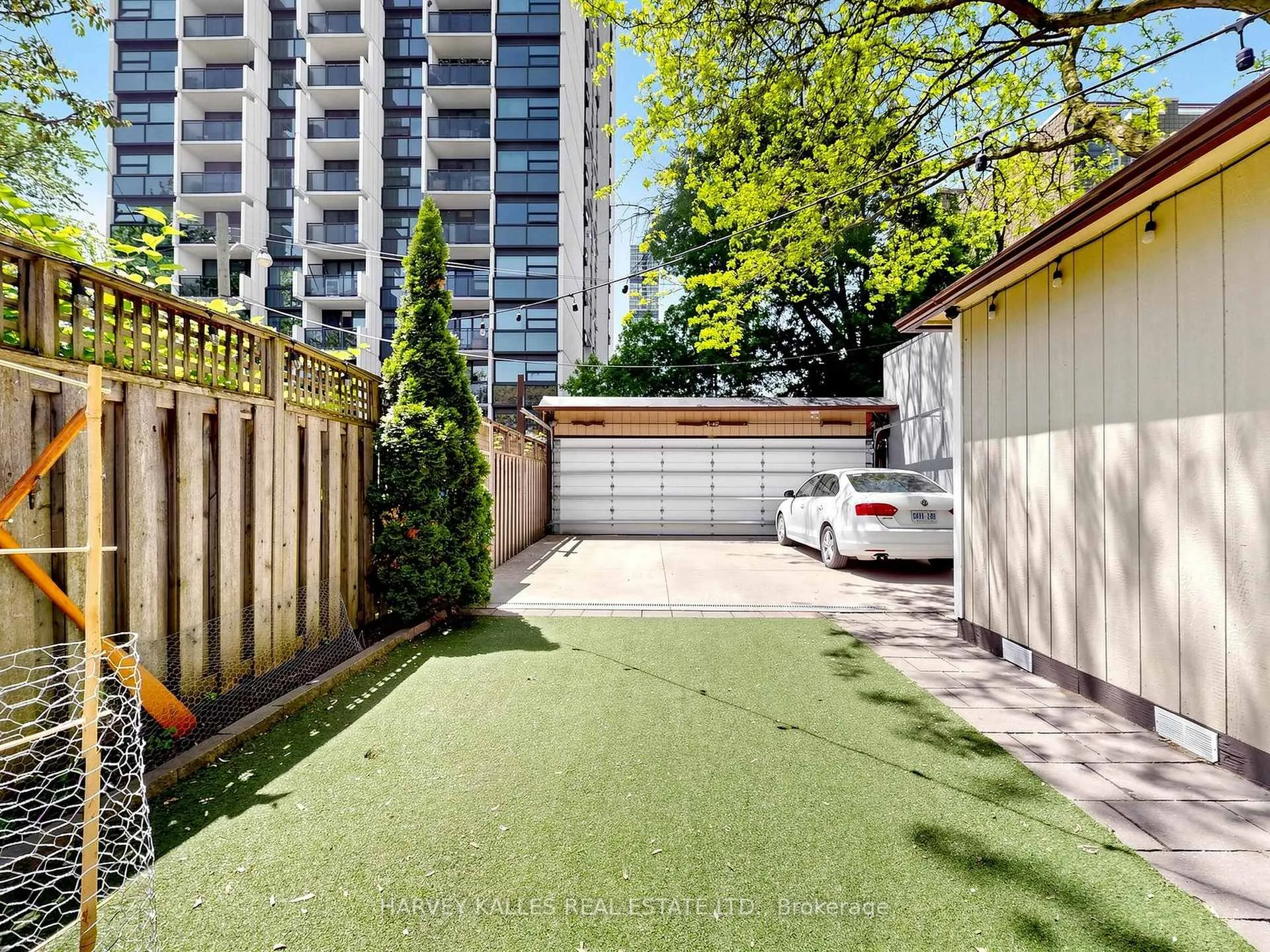 Photo 37 of Unit 2, 134 Seaton Street, Toronto, Moss Park — HOMEH