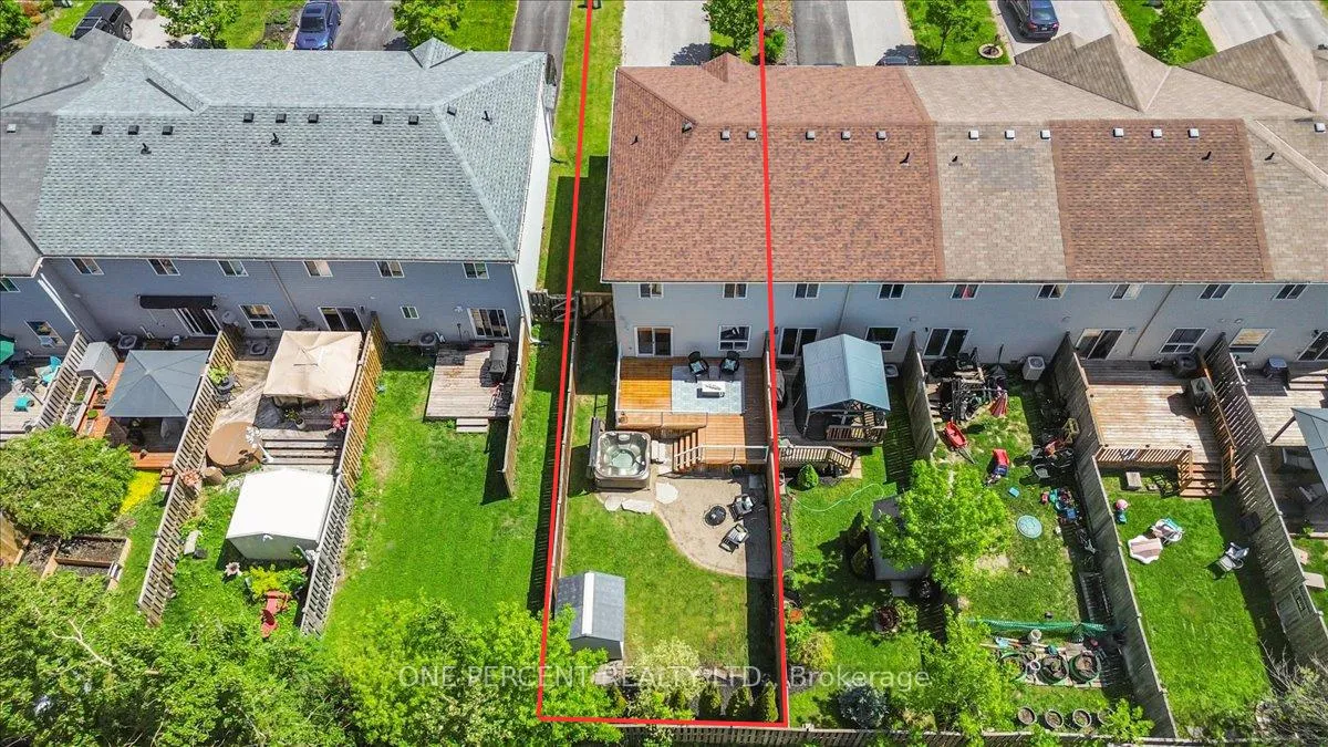 Photo 3 of 19 Michelle Drive, Orillia — HOMEH