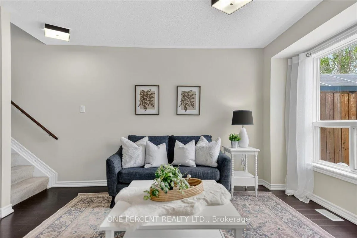 Photo 7 of 19 Michelle Drive, Orillia — HOMEH