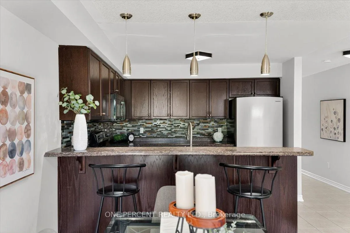 Photo 11 of 19 Michelle Drive, Orillia — HOMEH