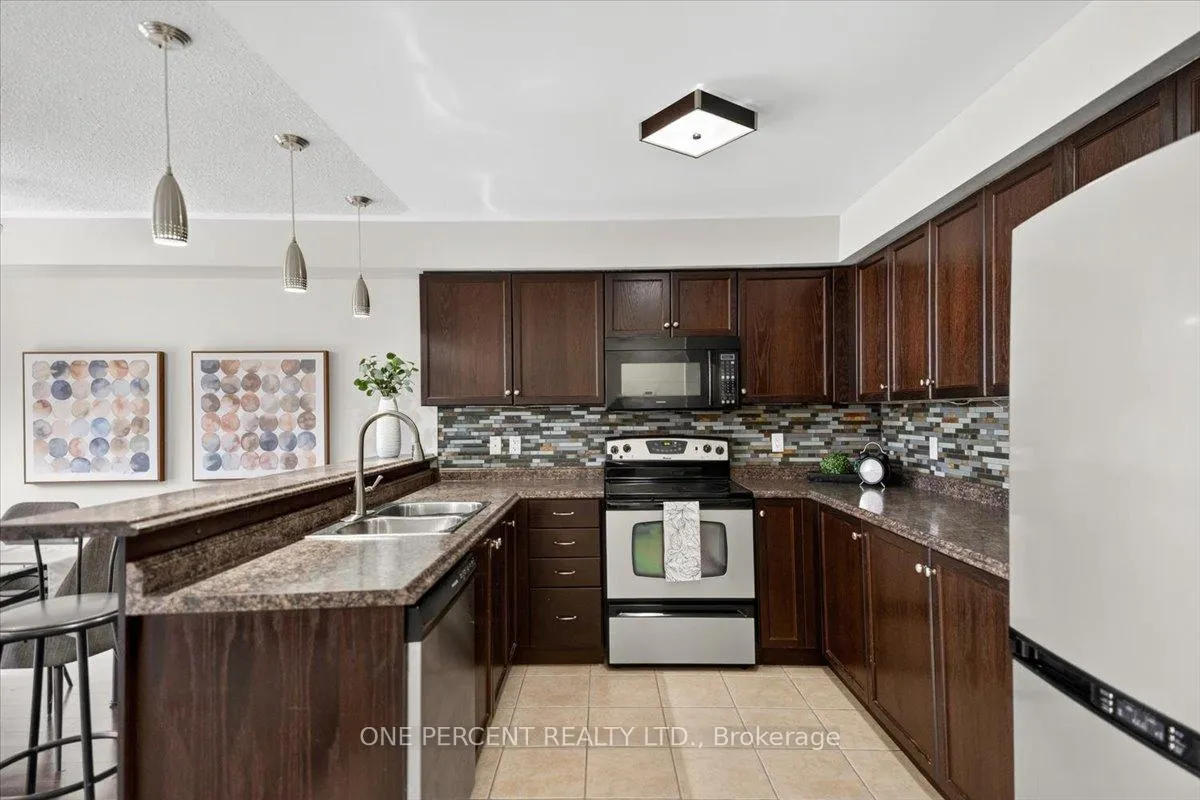 Photo 12 of 19 Michelle Drive, Orillia — HOMEH