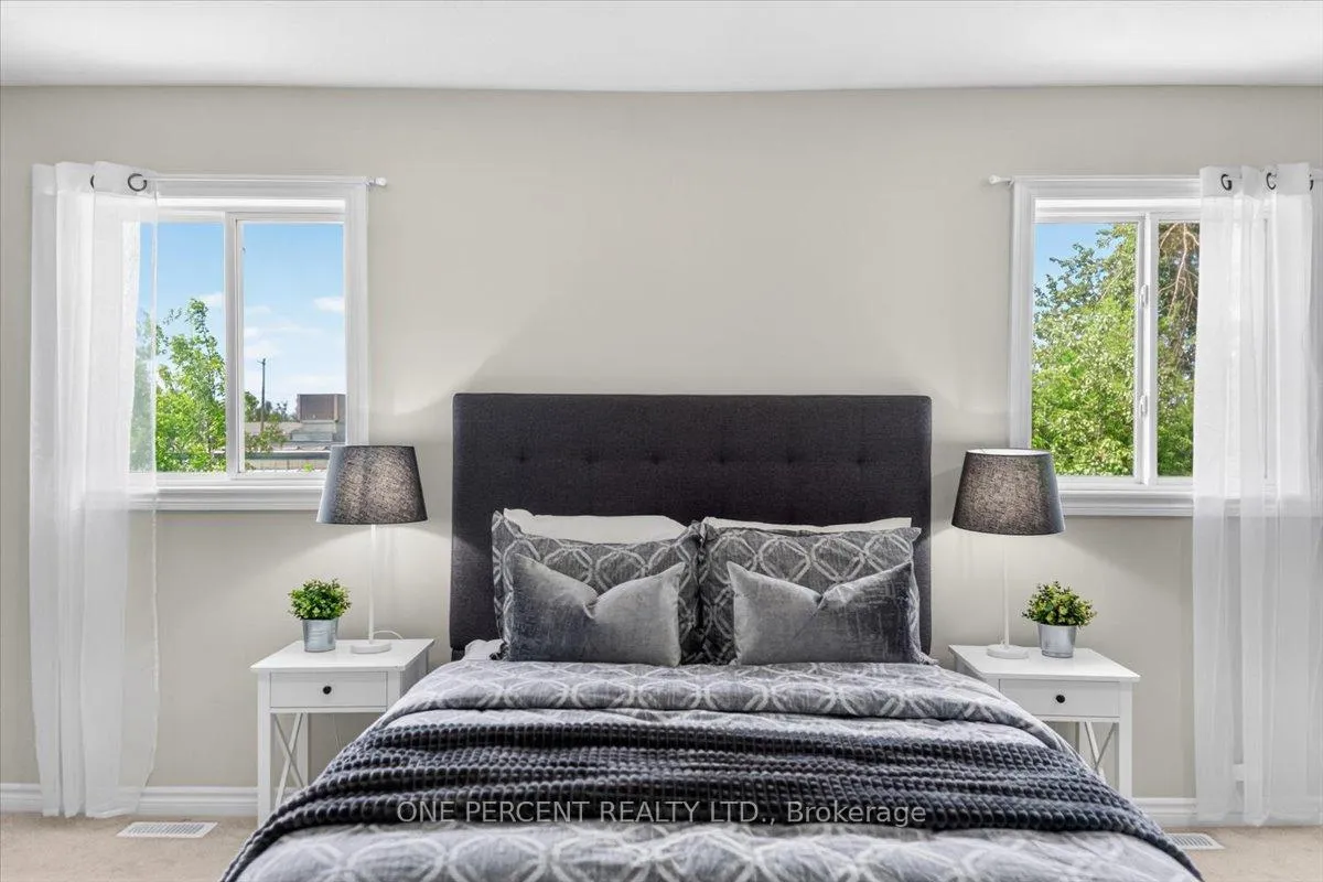 Photo 15 of 19 Michelle Drive, Orillia — HOMEH
