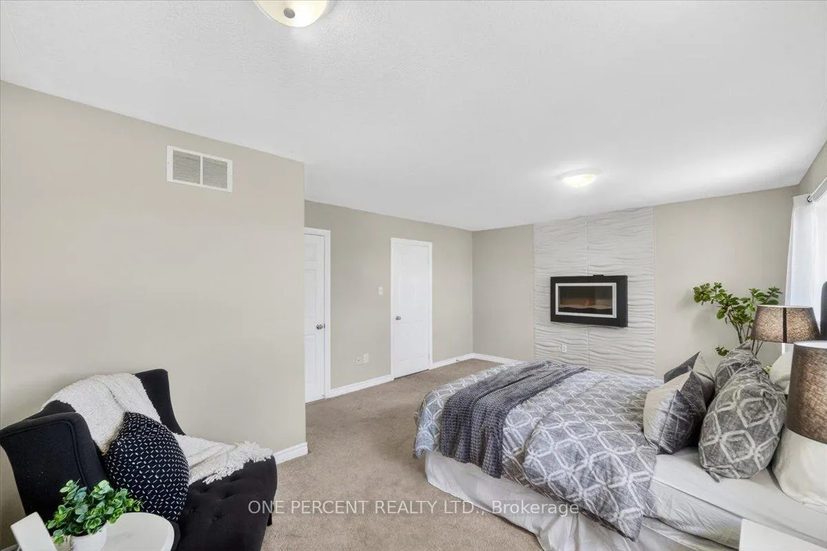 Photo 17 of 19 Michelle Drive, Orillia — HOMEH