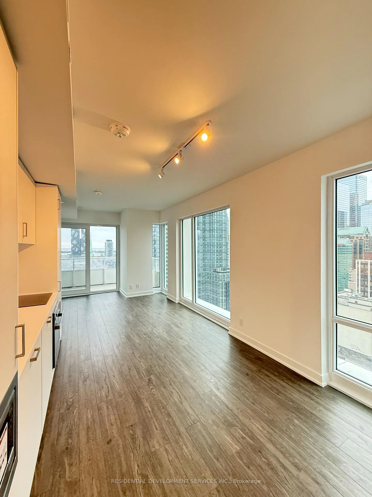 Photo 3 of Unit 2110, 88 Queen Street, Toronto, Church-Yonge Corridor — HOMEH