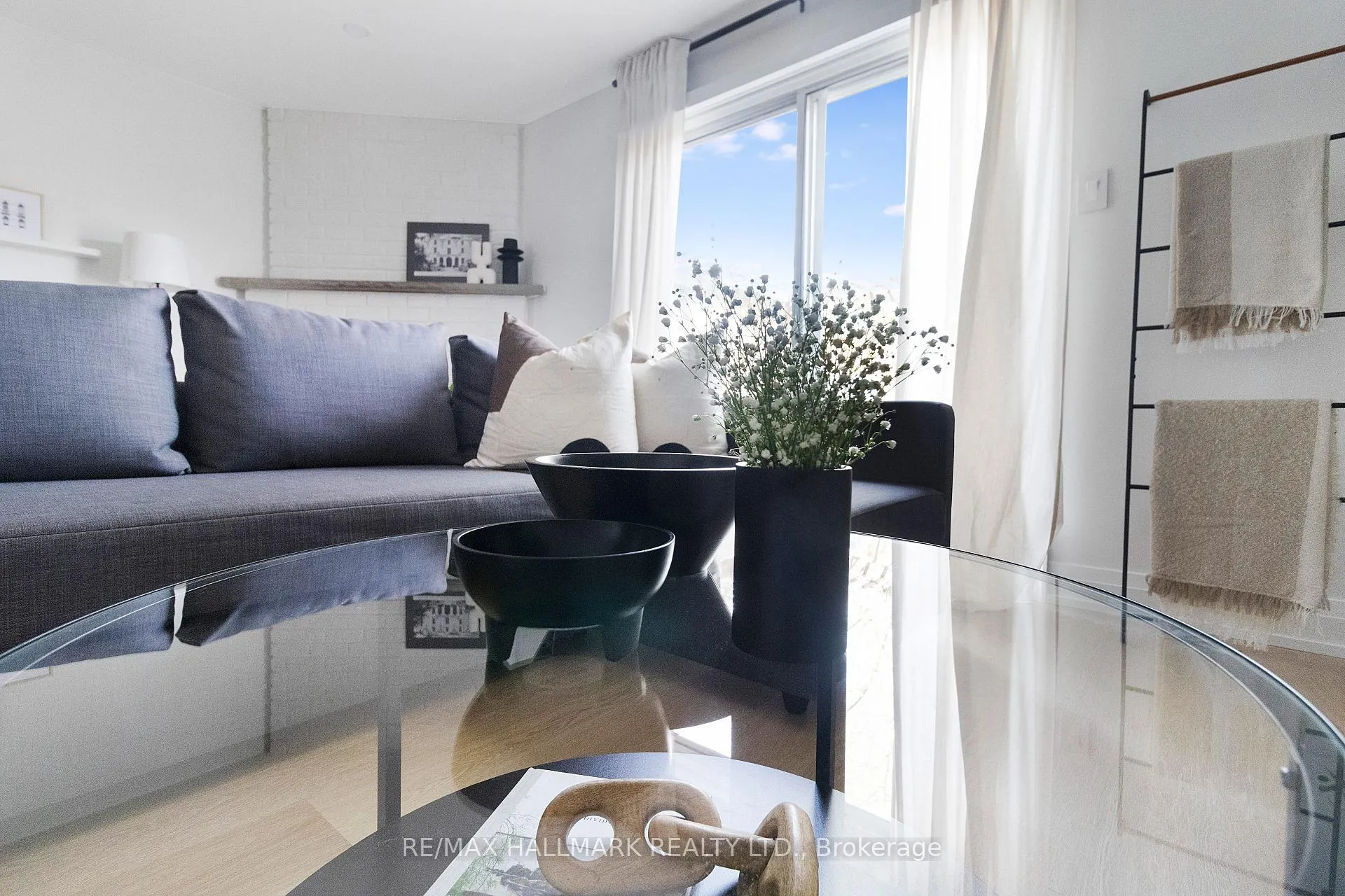 Photo 12 of 50 Dutch Crescent, Brampton, Fletcher's Creek South — HOMEH