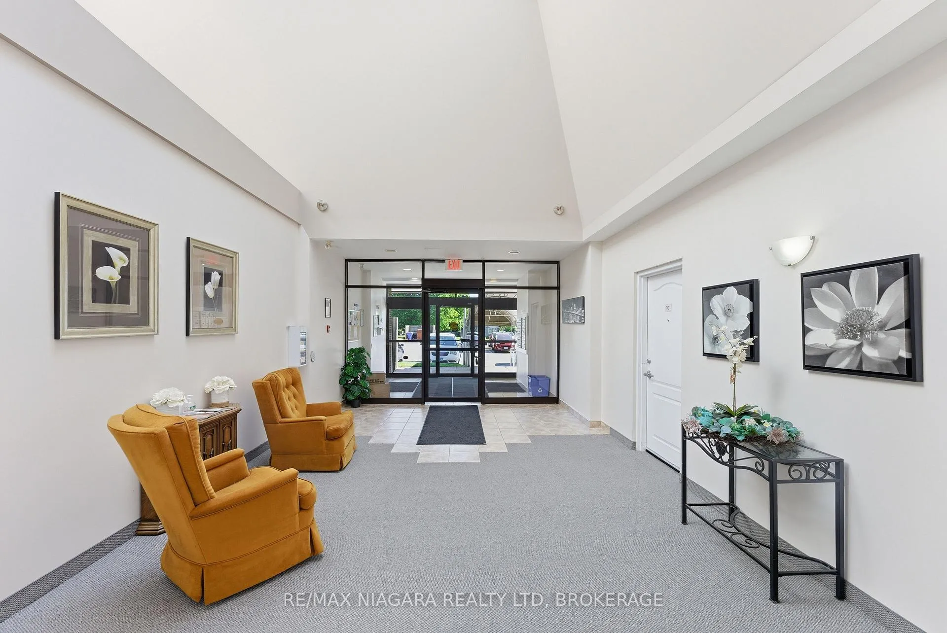 Photo 3 of Unit 110, 6350 Dorchester Road, Niagara Falls, Dorchester — HOMEH