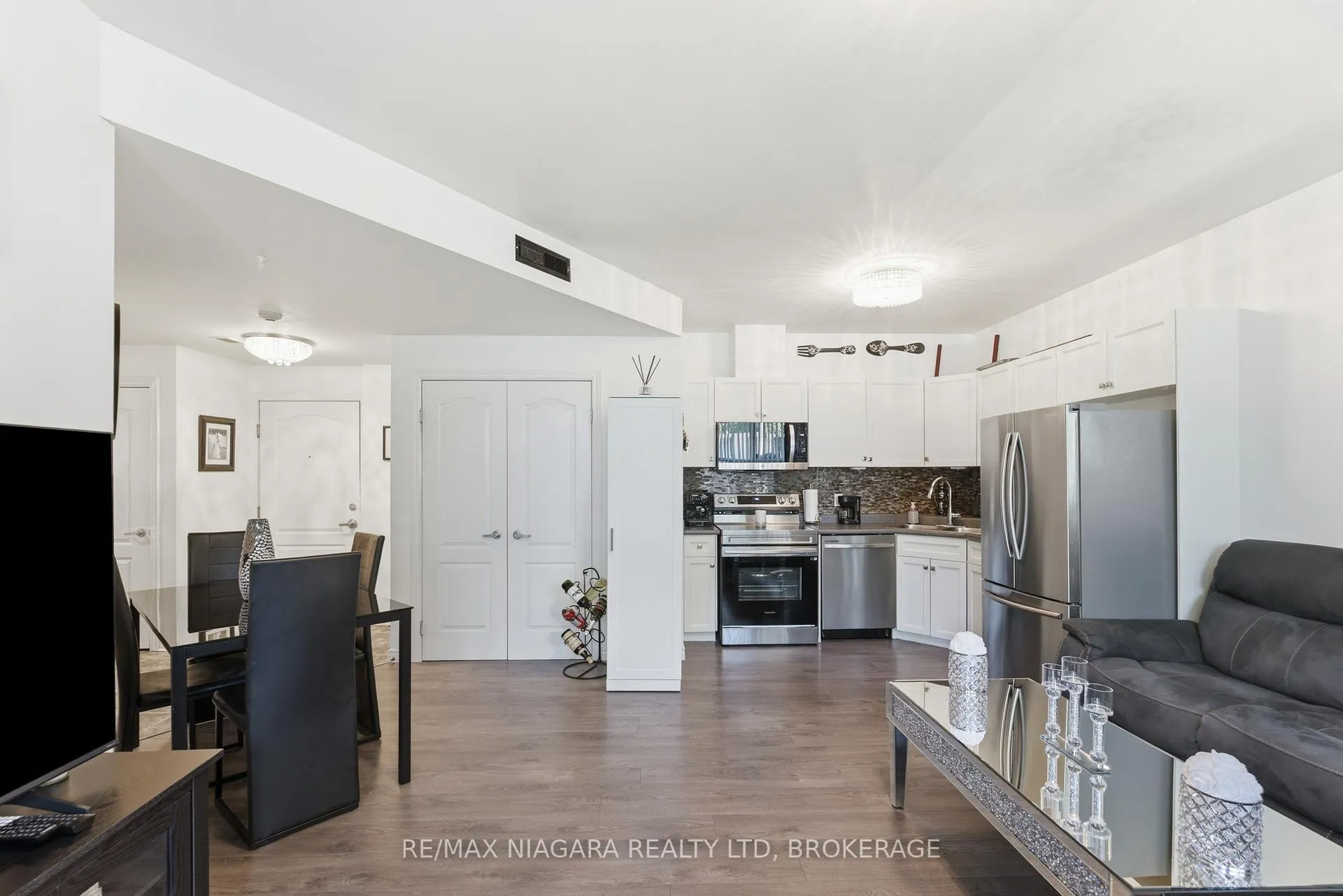 Photo 9 of Unit 110, 6350 Dorchester Road, Niagara Falls, Dorchester — HOMEH
