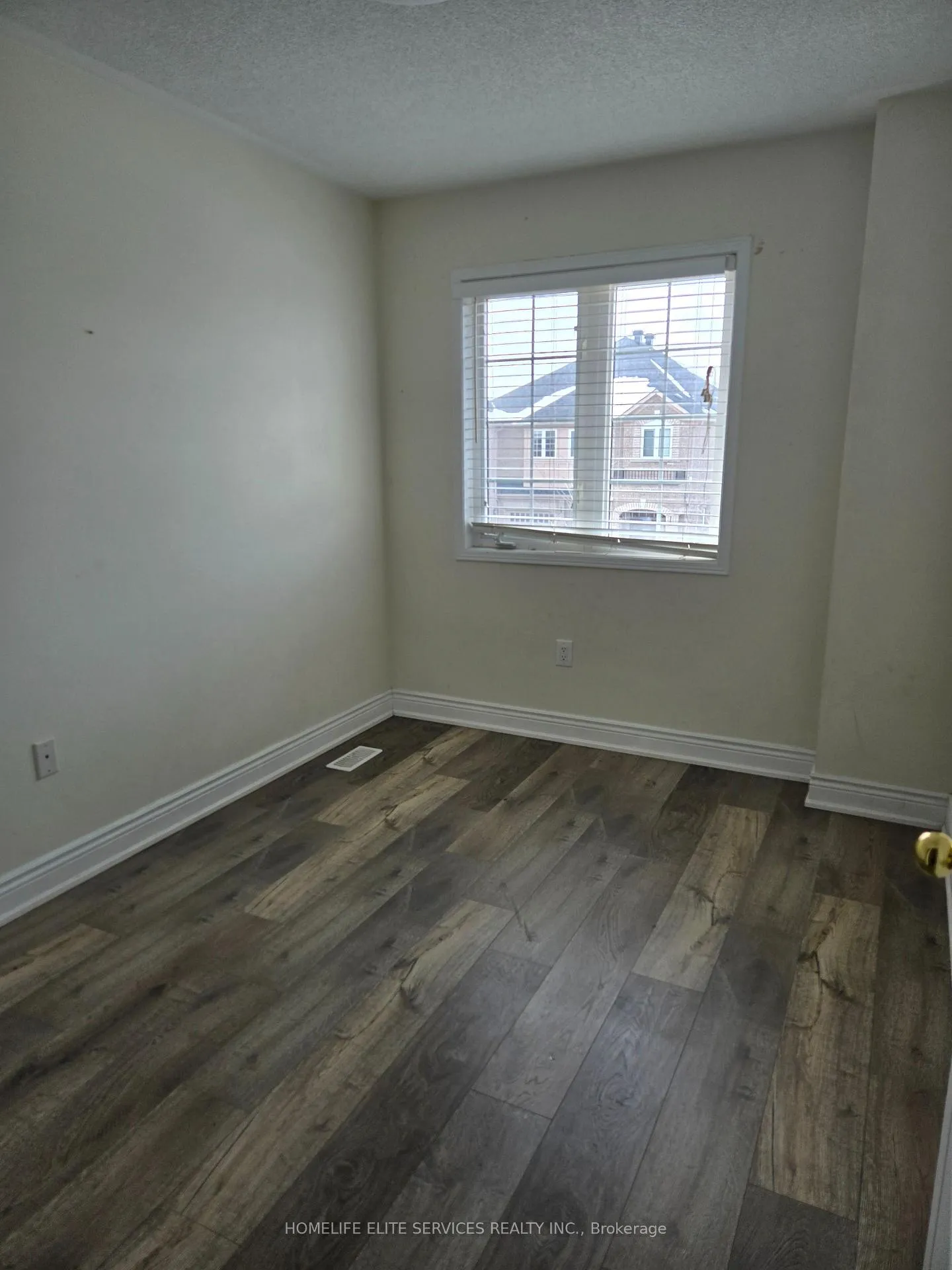 Photo 2 of 110 Crystalview Crescent, Brampton, Bram East — HOMEH