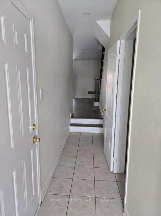 Photo 6 of 110 Crystalview Crescent, Brampton, Bram East — HOMEH