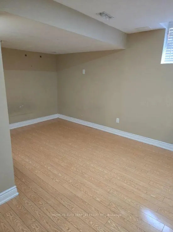 Photo 7 of 110 Crystalview Crescent, Brampton, Bram East — HOMEH