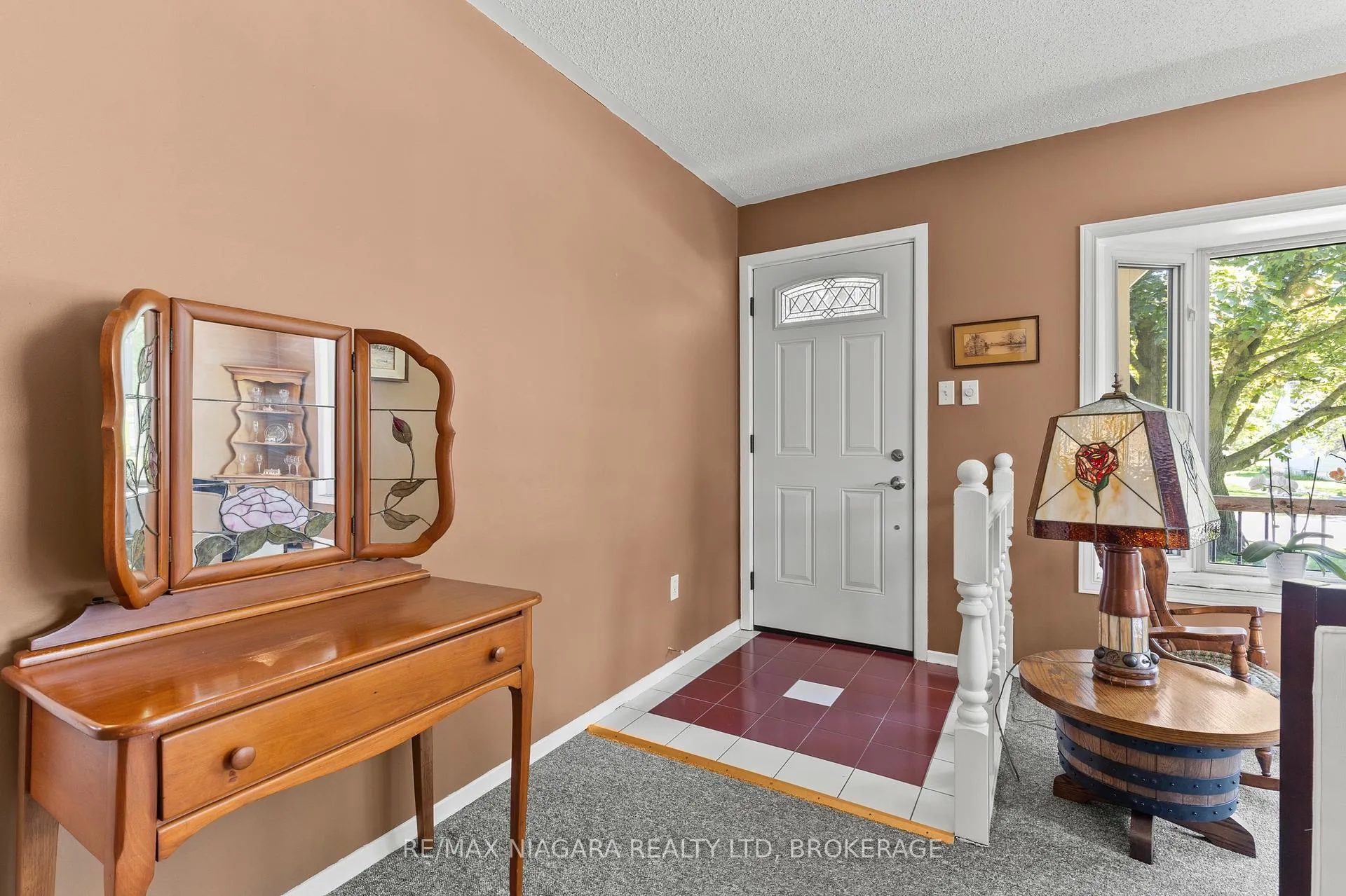 Photo 4 of 7931 Watson Street, Niagara Falls, Ascot — HOMEH