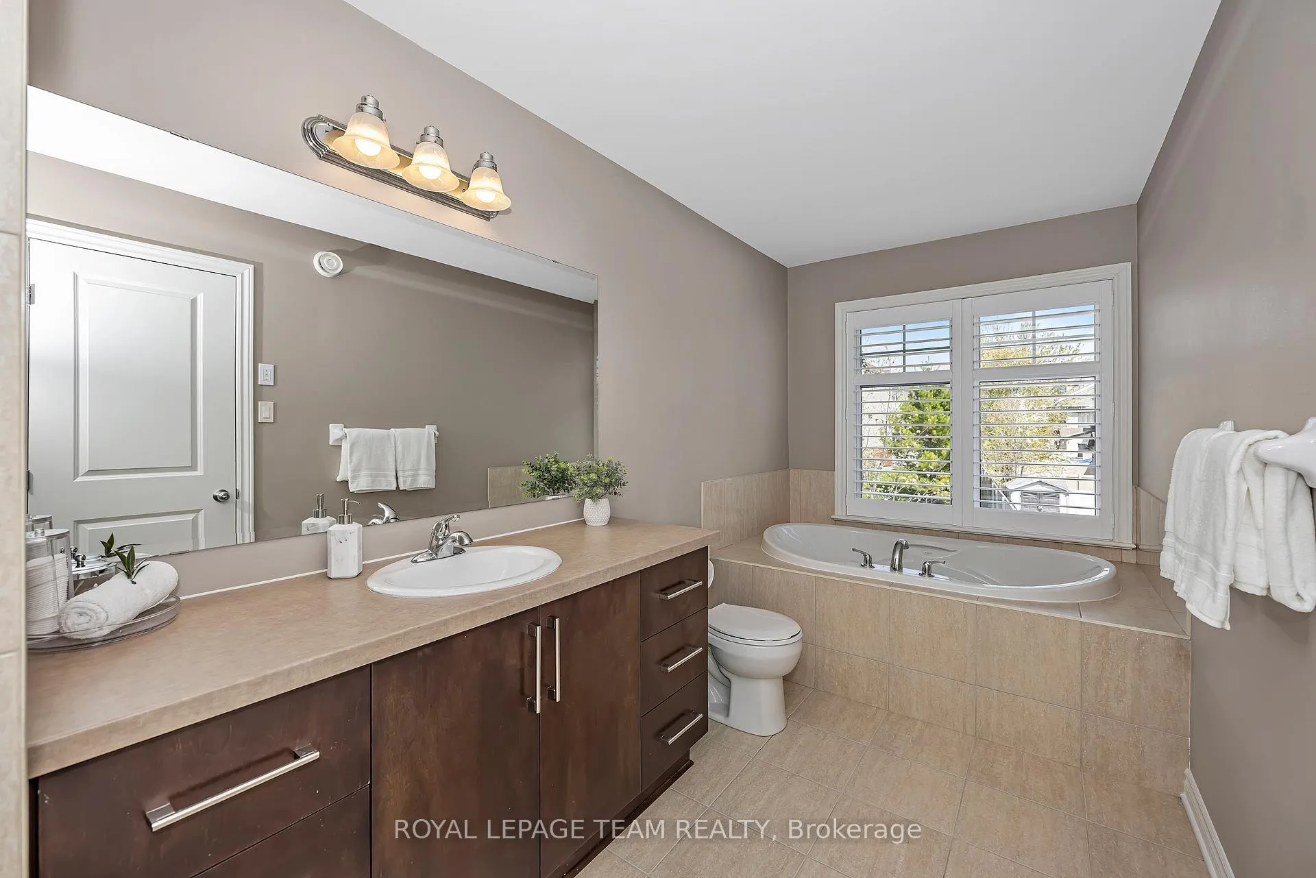 Photo 23 of 248 Meadowlilly Road, Ottawa, Blossom Park/Kemp Park/Findlay Creek — HOMEH