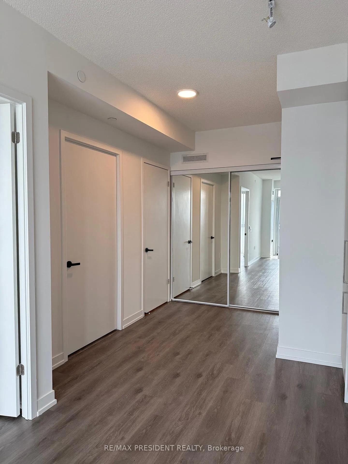 Photo 13 of Unit 2307, 225 Commerce Street, Vaughan, Vaughan Corporate Centre — HOMEH