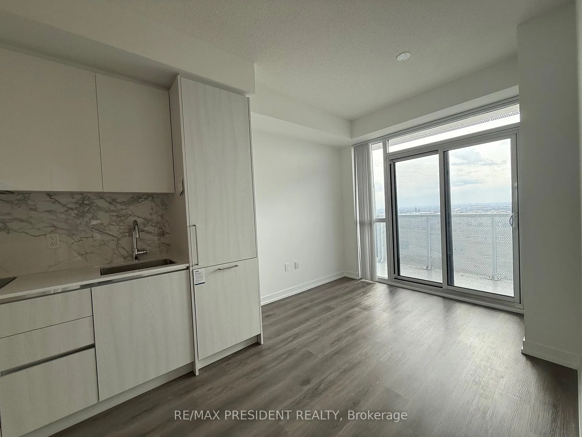 Photo 16 of Unit 2307, 225 Commerce Street, Vaughan, Vaughan Corporate Centre — HOMEH