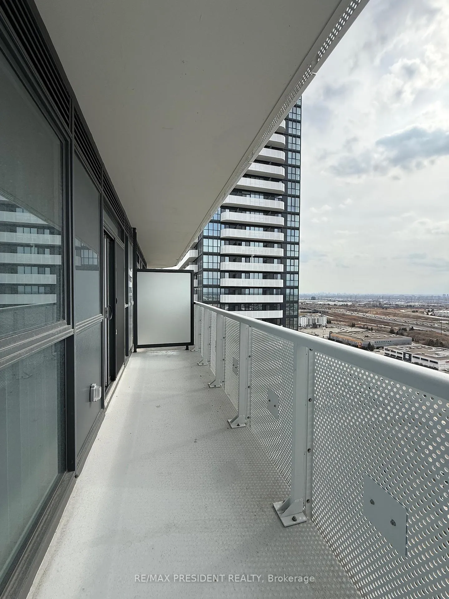 Photo 20 of Unit 2307, 225 Commerce Street, Vaughan, Vaughan Corporate Centre — HOMEH