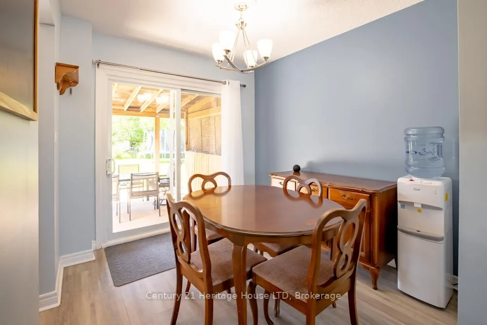 Photo 8 of 20 Baldwin Circle, Thorold, Confederation Heights — HOMEH