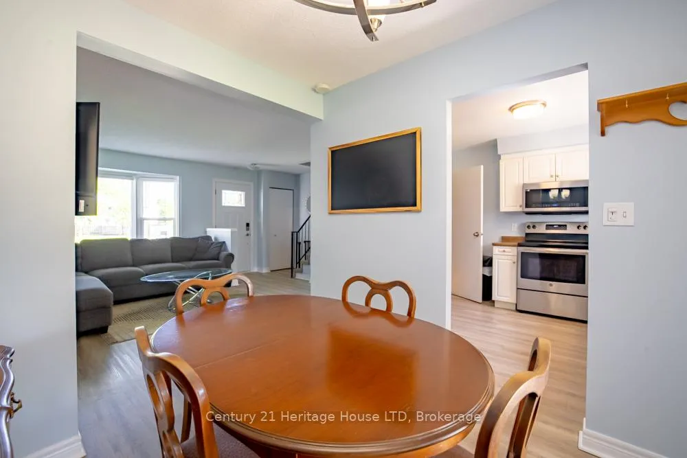 Photo 9 of 20 Baldwin Circle, Thorold, Confederation Heights — HOMEH