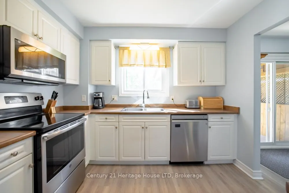 Photo 11 of 20 Baldwin Circle, Thorold, Confederation Heights — HOMEH