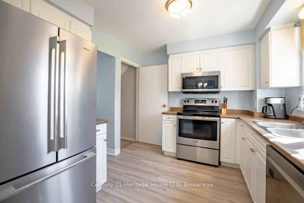 Photo 12 of 20 Baldwin Circle, Thorold, Confederation Heights — HOMEH