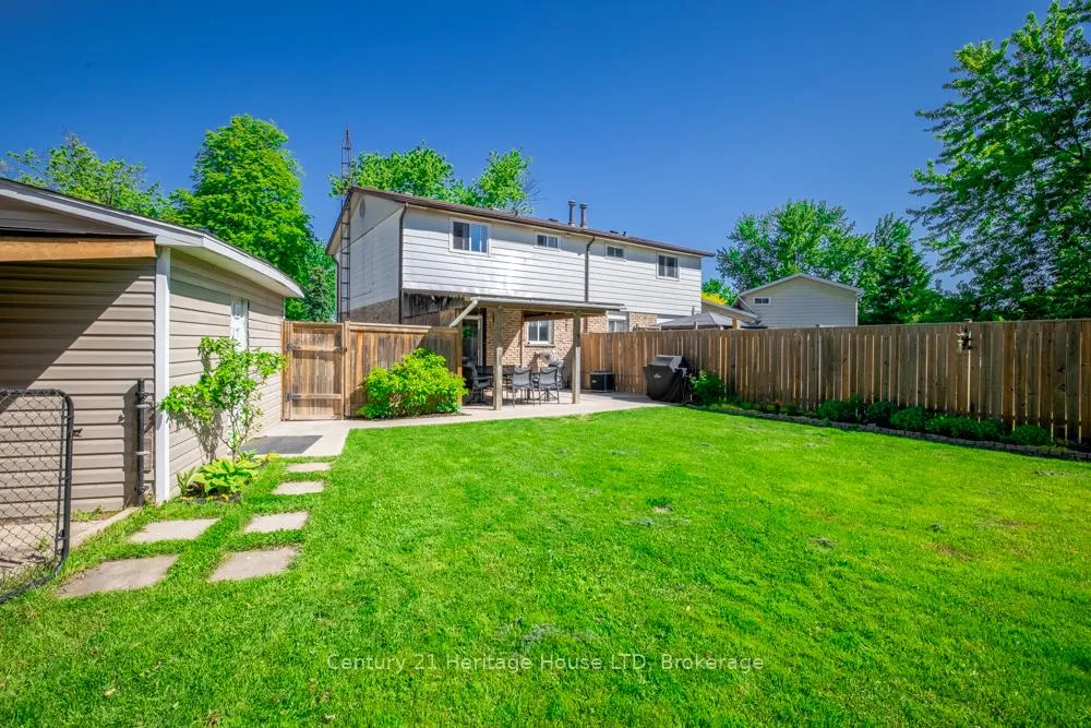 Photo 21 of 20 Baldwin Circle, Thorold, Confederation Heights — HOMEH