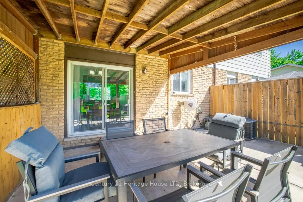 Photo 22 of 20 Baldwin Circle, Thorold, Confederation Heights — HOMEH