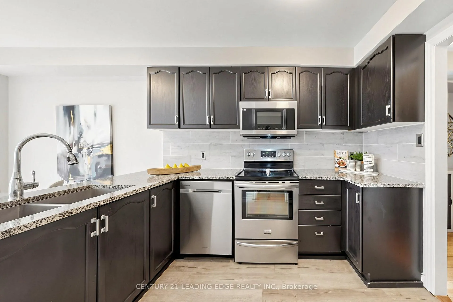 Photo 17 of 689 Sundance Circle, Oshawa, Northglen — HOMEH