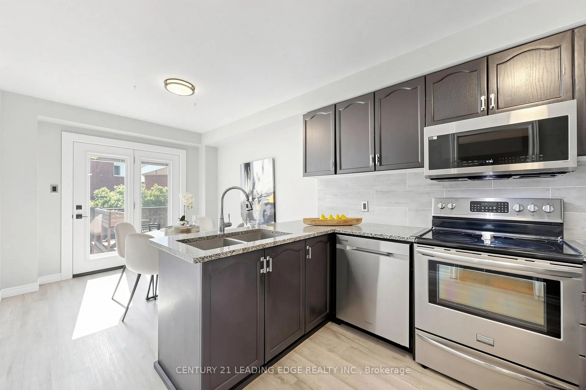 Photo 18 of 689 Sundance Circle, Oshawa, Northglen — HOMEH